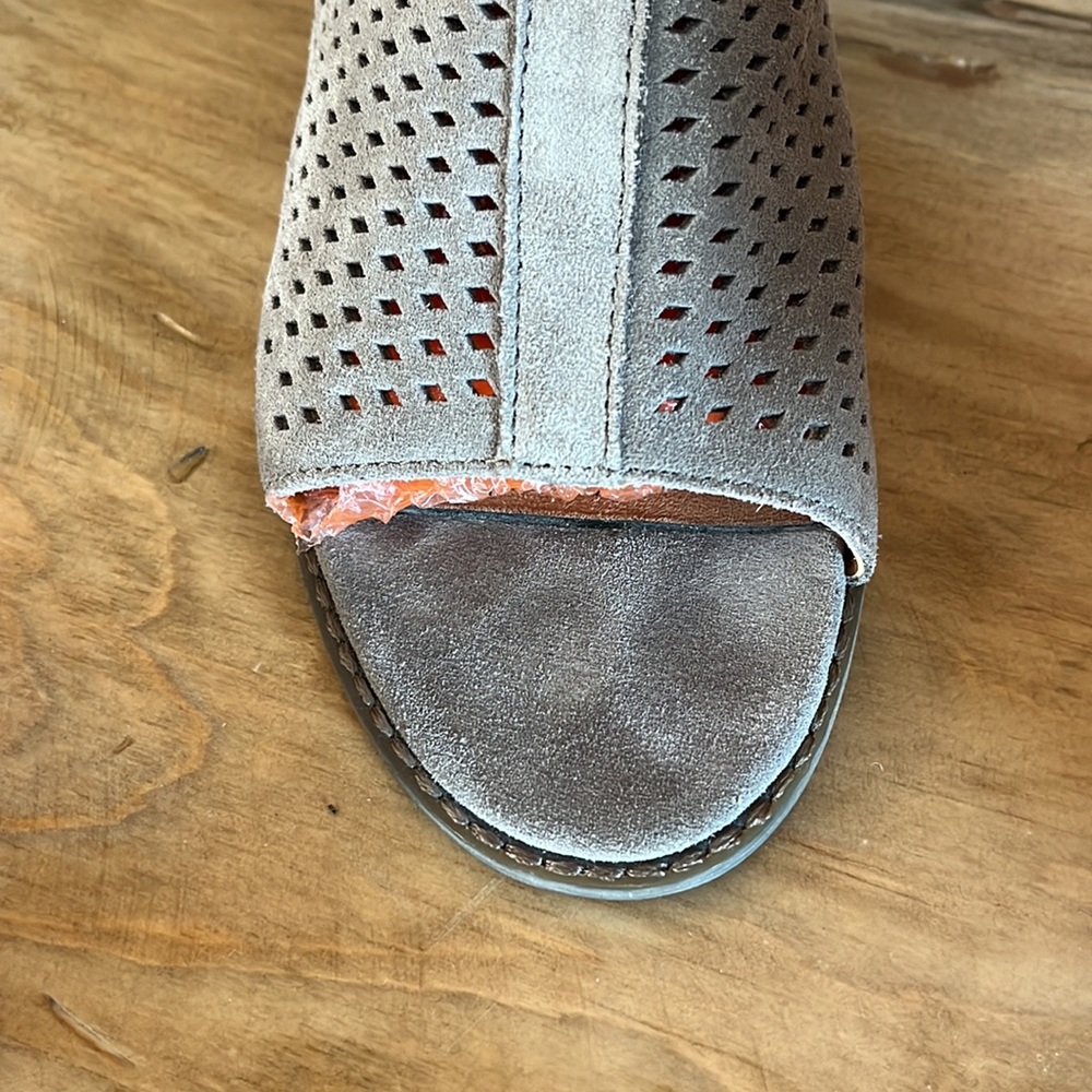 Vionic Aloft Chryssa Gray Perforated Leather Open… - image 3